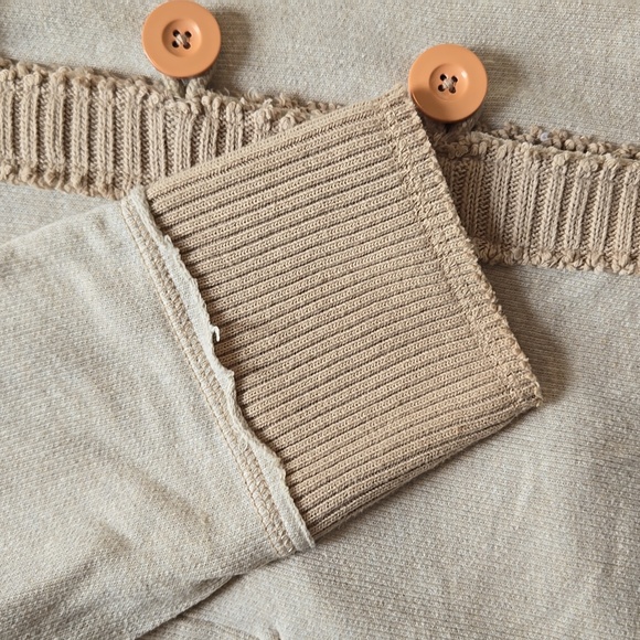 Legendary  hooded sweater - Picture 4 of 5